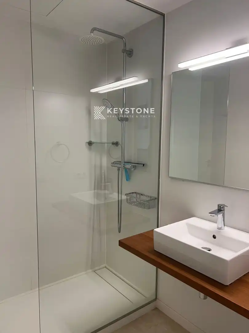 Badezimmer von Dachboden zur Miete in Calvià mit Klimaanlage, Heizung und Terrasse