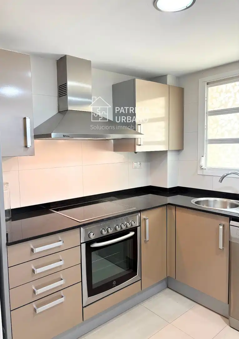 Cocina de Apartamento de alquiler en Cambrils con Aire acondicionado, Calefacción y Parquet