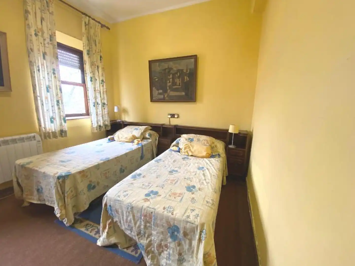 Habitación de Casa o chalet en venta en Torrelavega  con Calefacción, Trastero y Balcón