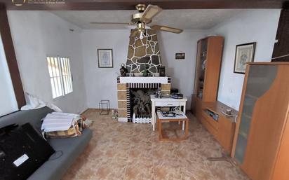 Sala d'estar de Casa o xalet en venda en Alicante / Alacant amb Jardí privat, Piscina i Moblat