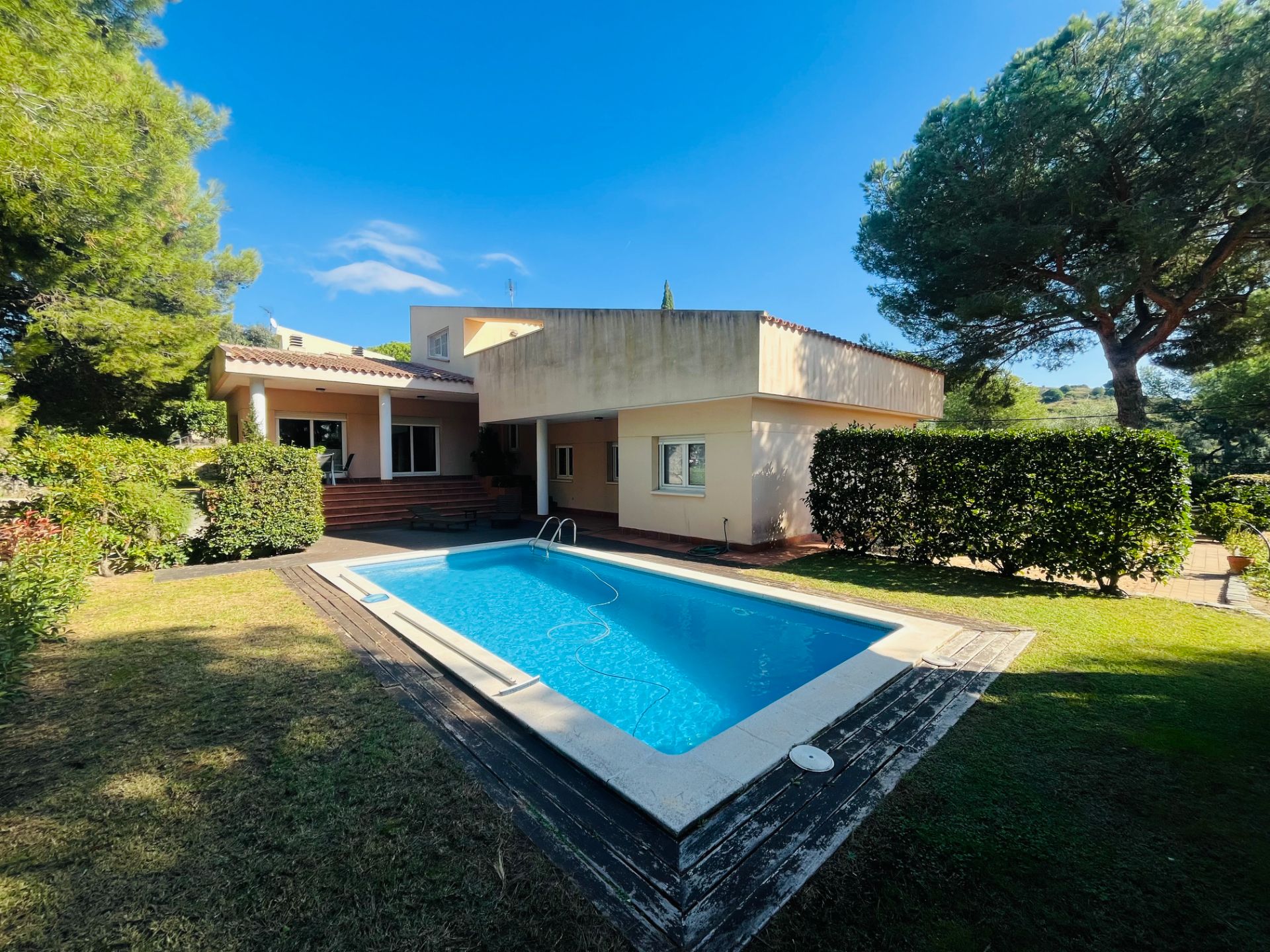 Exterior view of Houses for sale in Badalona  with Air Conditioner, Heating and Private garden