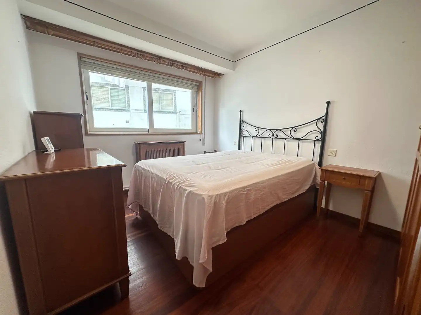 Dormitori de Apartament en venda en Santiago de Compostela  amb Calefacció i Moblat