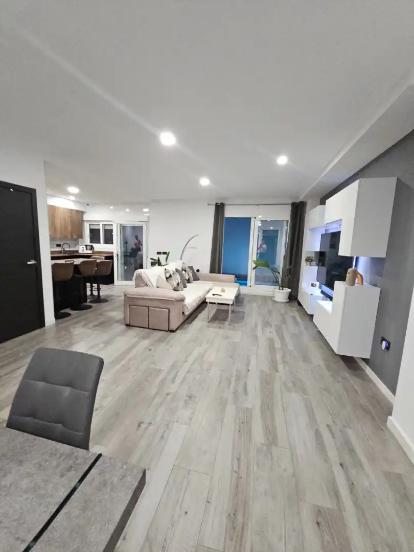 Sala de estar de Casa o chalet en venta en Dos Hermanas con Aire acondicionado, Calefacción y Jardín privado