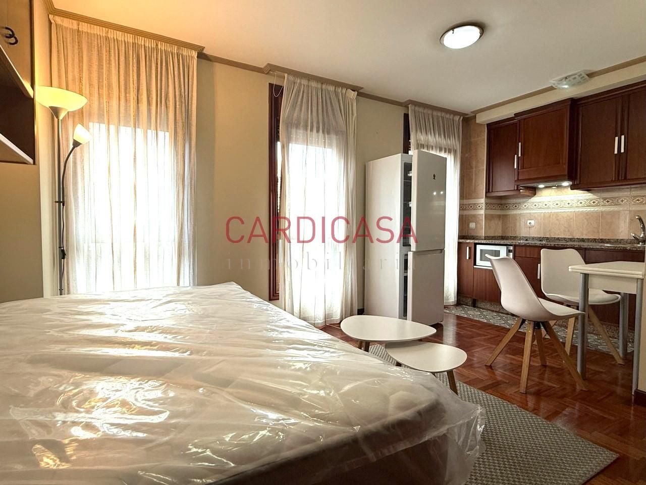 Habitación de Estudio de alquiler en Vigo  con Calefacción y Parquet