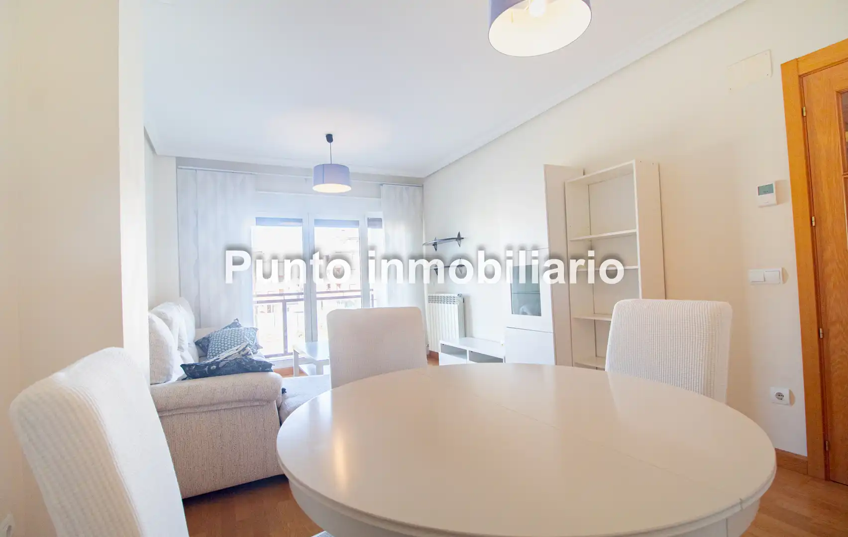 Living room of Flat for sale in Arroyo de la Encomienda  with Heating, Parquet flooring and Storage room