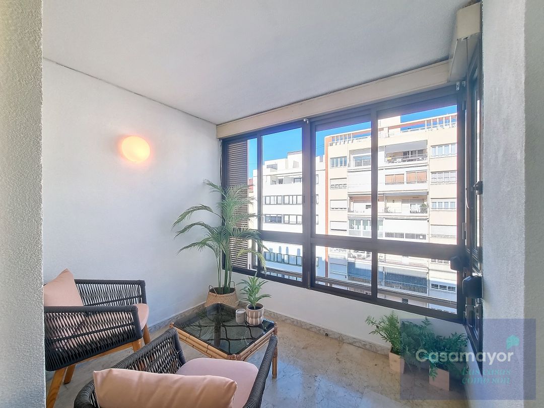 Vista exterior de Piso en venta en Alicante / Alacant con Terraza y Balcón