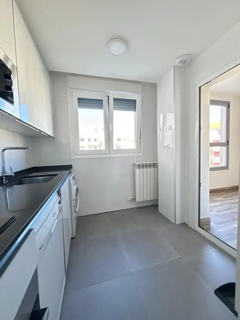 Cocina de Piso de alquiler en Segovia con Calefacción, Terraza y Trastero