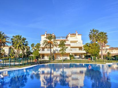 Jardí de Apartament en venda en Sotogrande amb Aire condicionat, Terrassa i Piscina