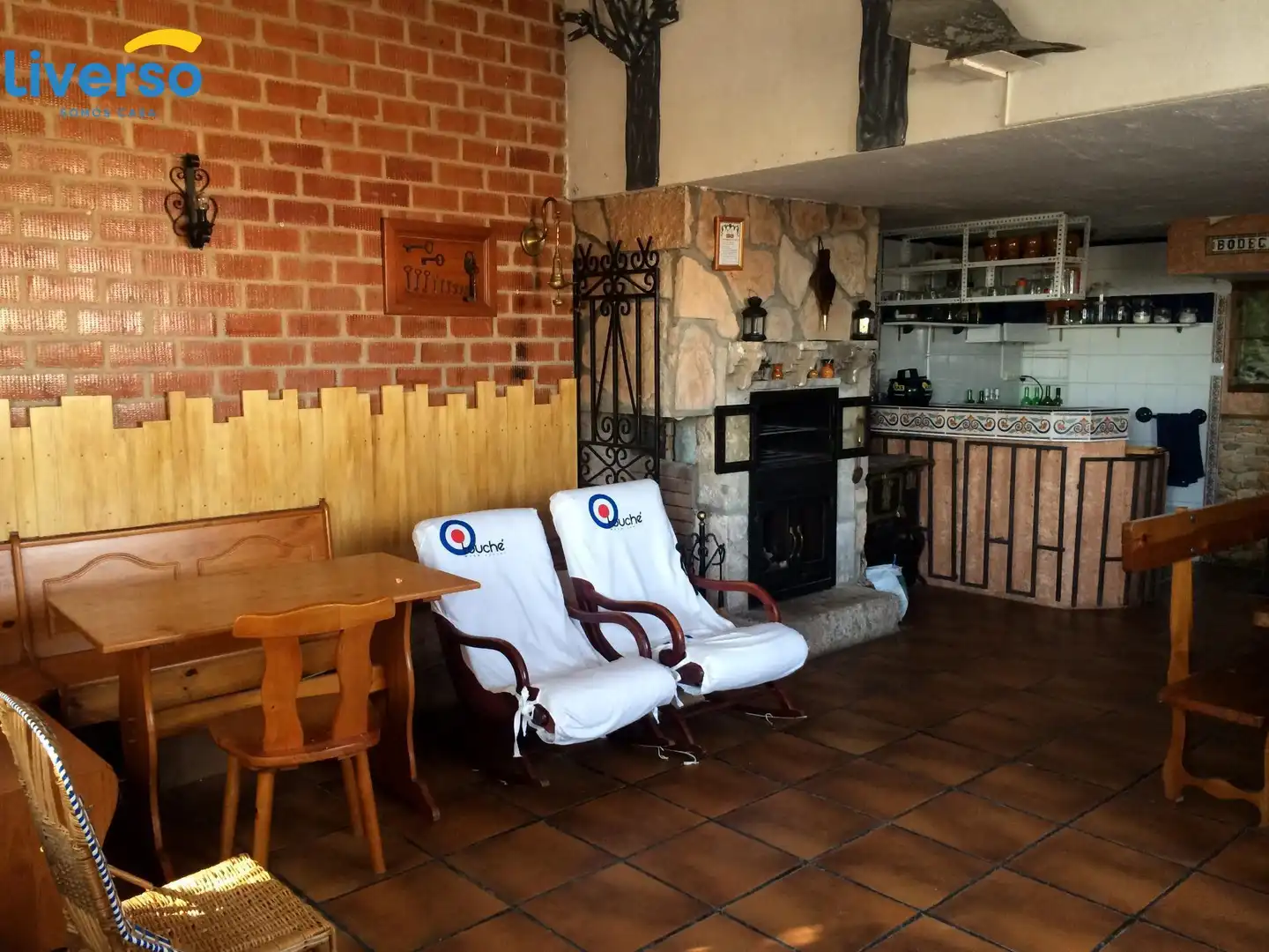 Local en venda en Fuentespina amb Moblat