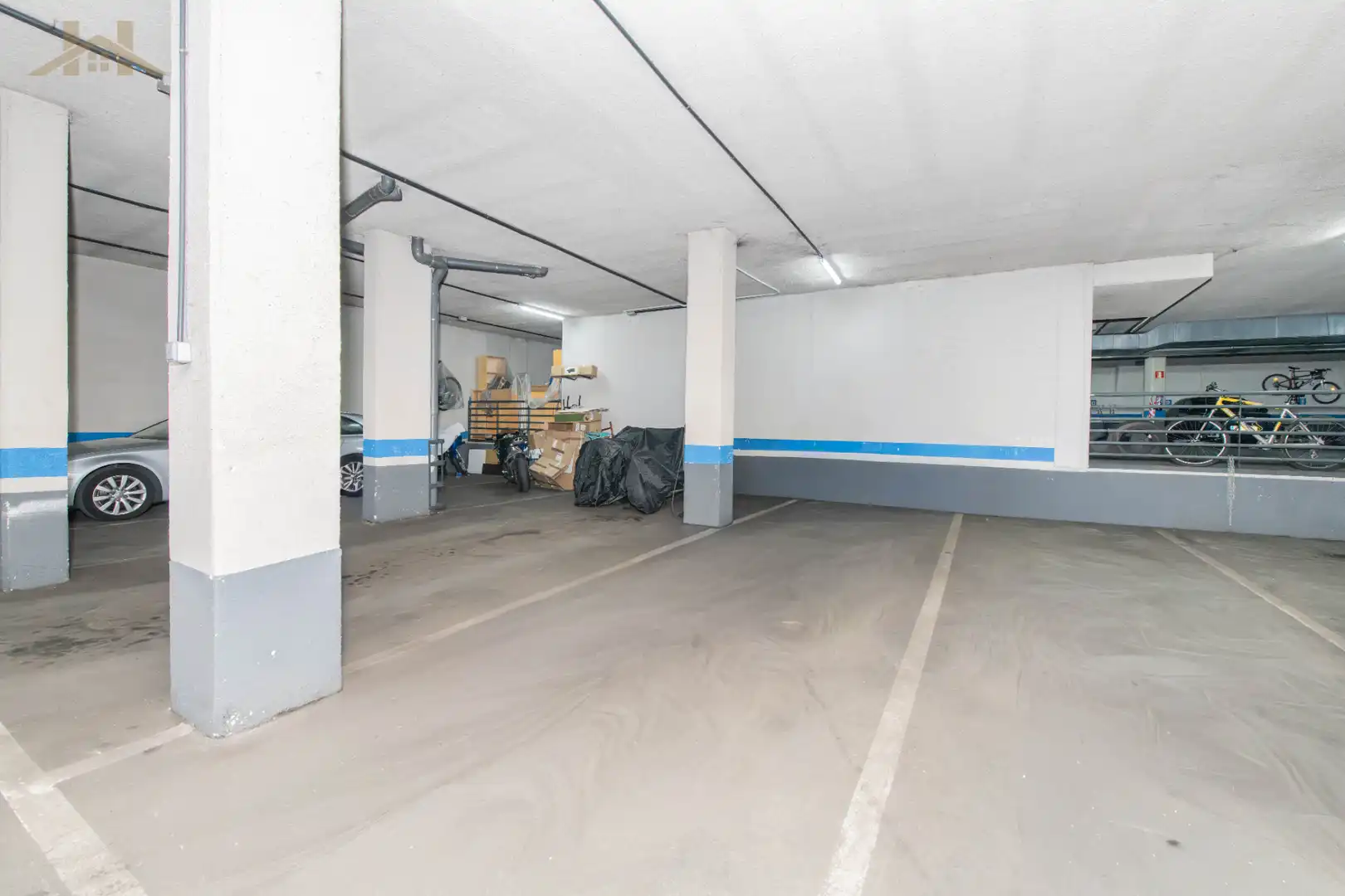 Parkplatz von Wohnung zum Verkauf in Tres Cantos mit Klimaanlage, Heizung und Möbliert