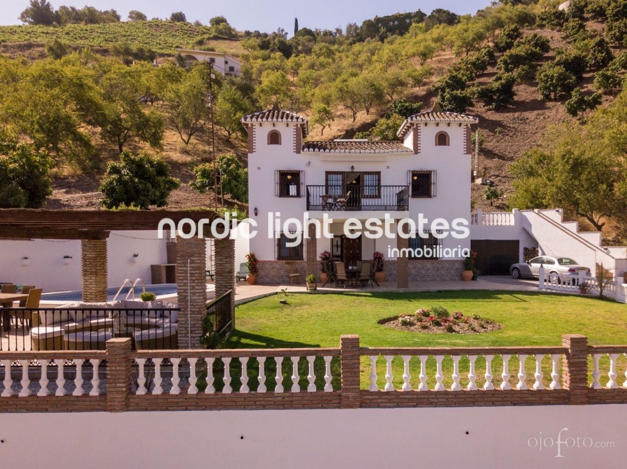 Vista exterior de Casa o xalet en venda en Iznate amb Terrassa, Piscina i Moblat
