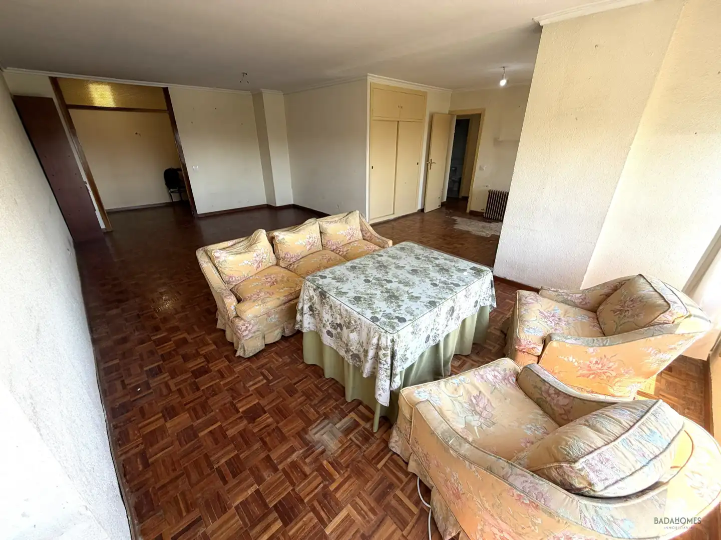 Sala d'estar de Pis en venda en Badajoz amb Calefacció, Parquet i Terrassa