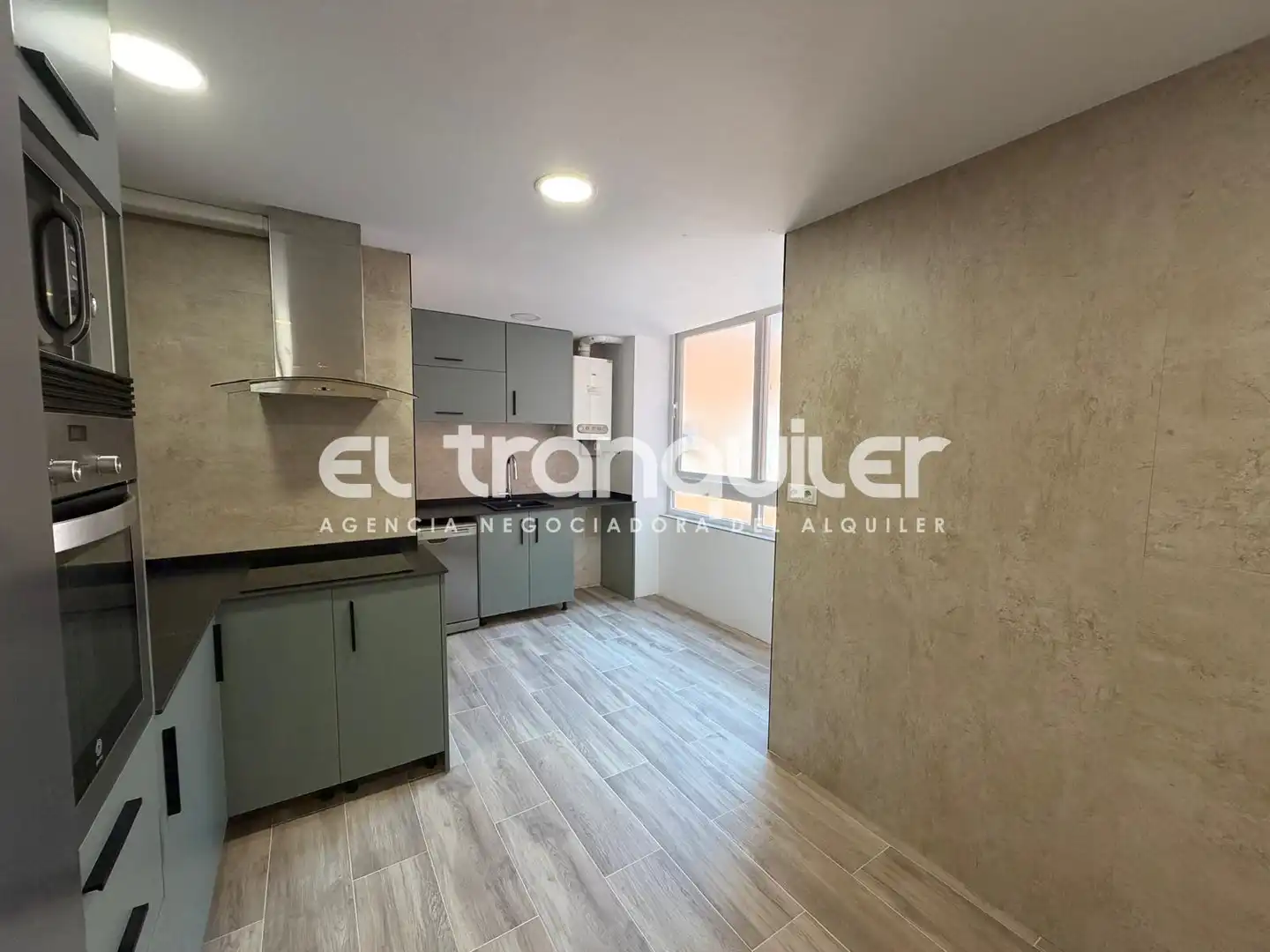 Küche von Wohnung zur Miete in Madrid mit Parkett, Terrasse und Haustiere erlaubt