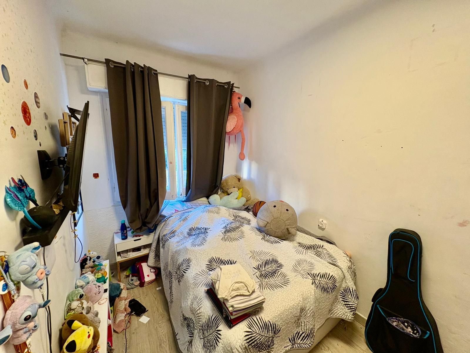 Dormitori de Pis en venda en  Barcelona Capital amb Balcó