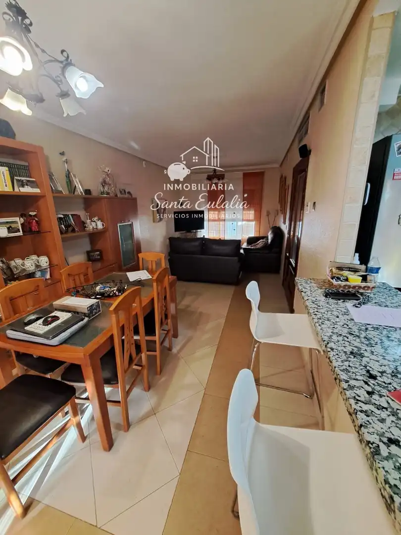 Sala d'estar de Casa adosada en venda en Mérida amb Aire condicionat, Calefacció i Traster