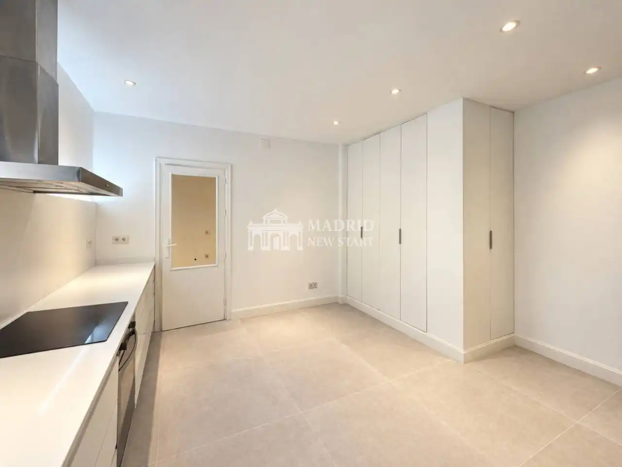 Bedroom of Flat for rent in Madrid  with Air Conditioner, Heating and Parquet flooring