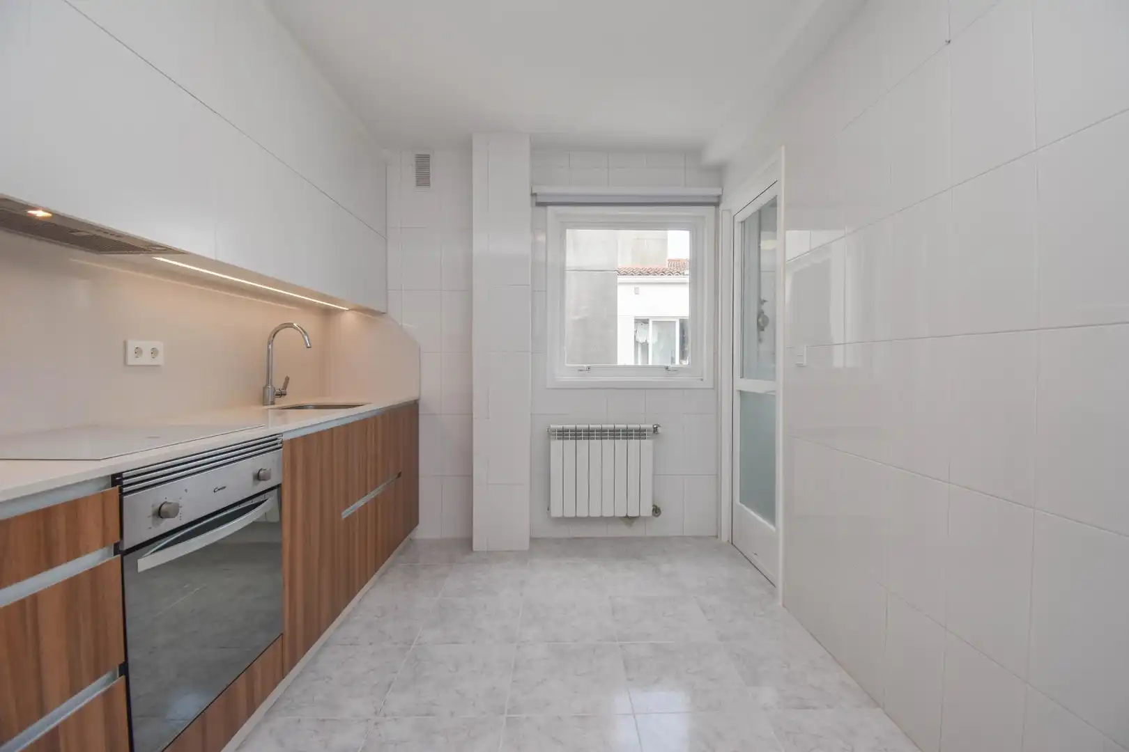 Cuina de Àtic de lloguer en Cambre  amb Calefacció, Parquet i Terrassa