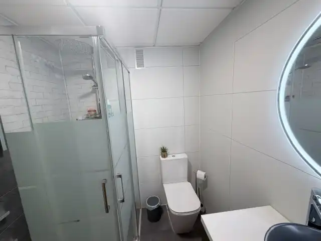 Baño de Piso en venta en Huelva con Aire acondicionado, Calefacción y Parquet