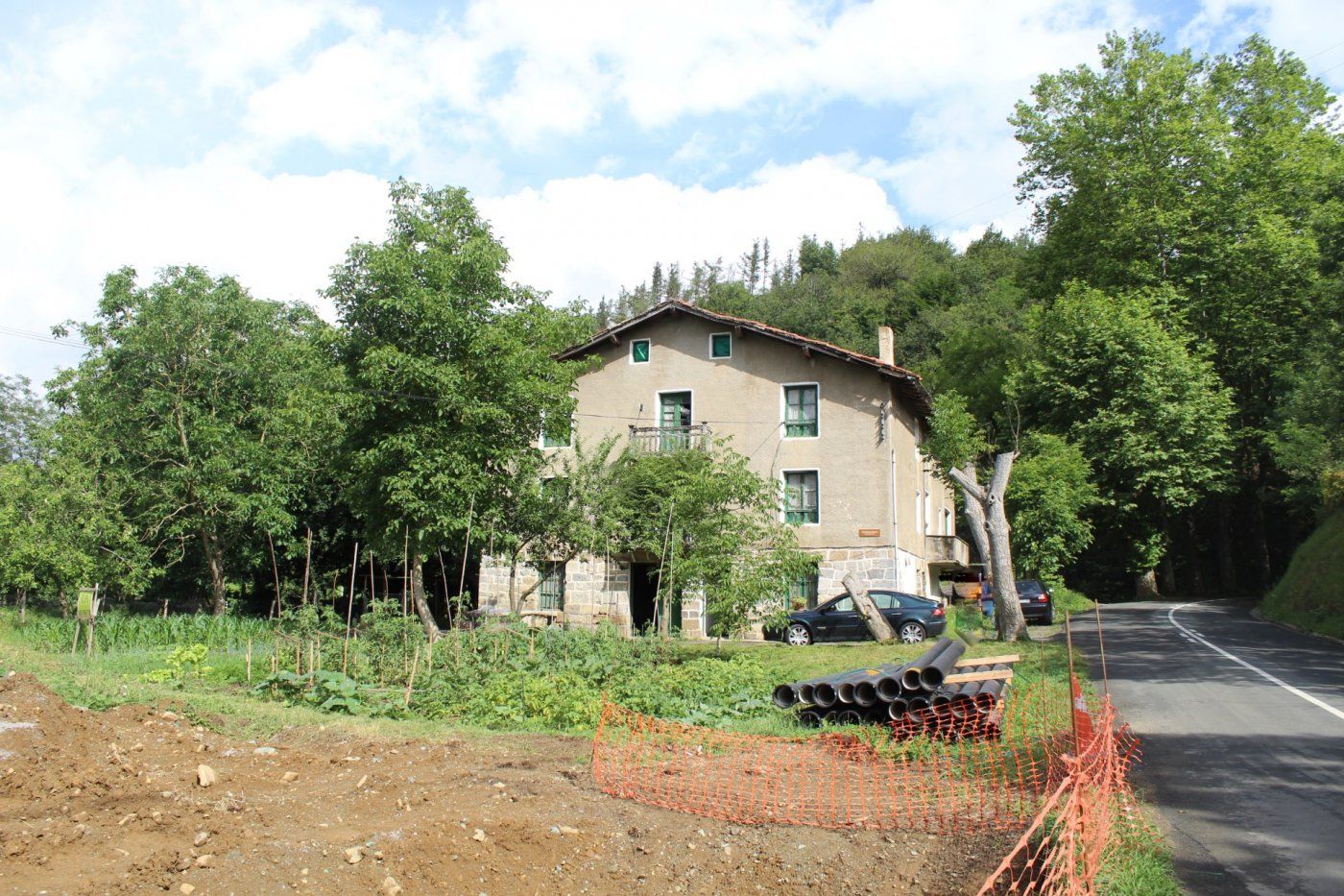 Vista exterior de Finca rústica en venda en Zizurkil amb Calefacció, Jardí privat i Terrassa