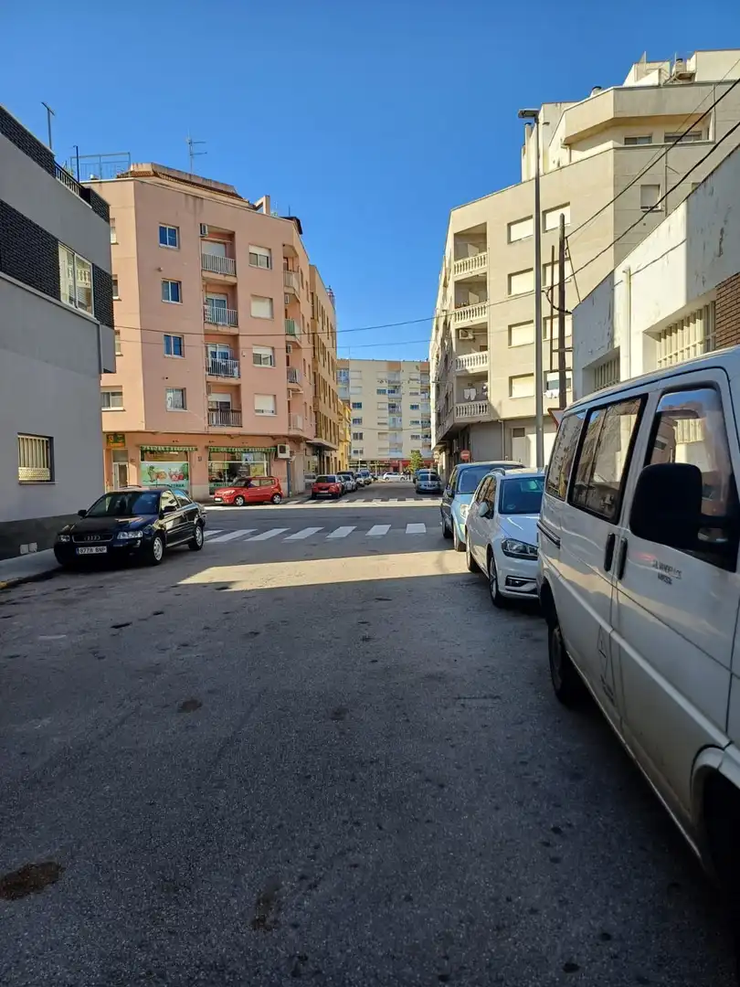 Vista exterior de Local en venta en Amposta