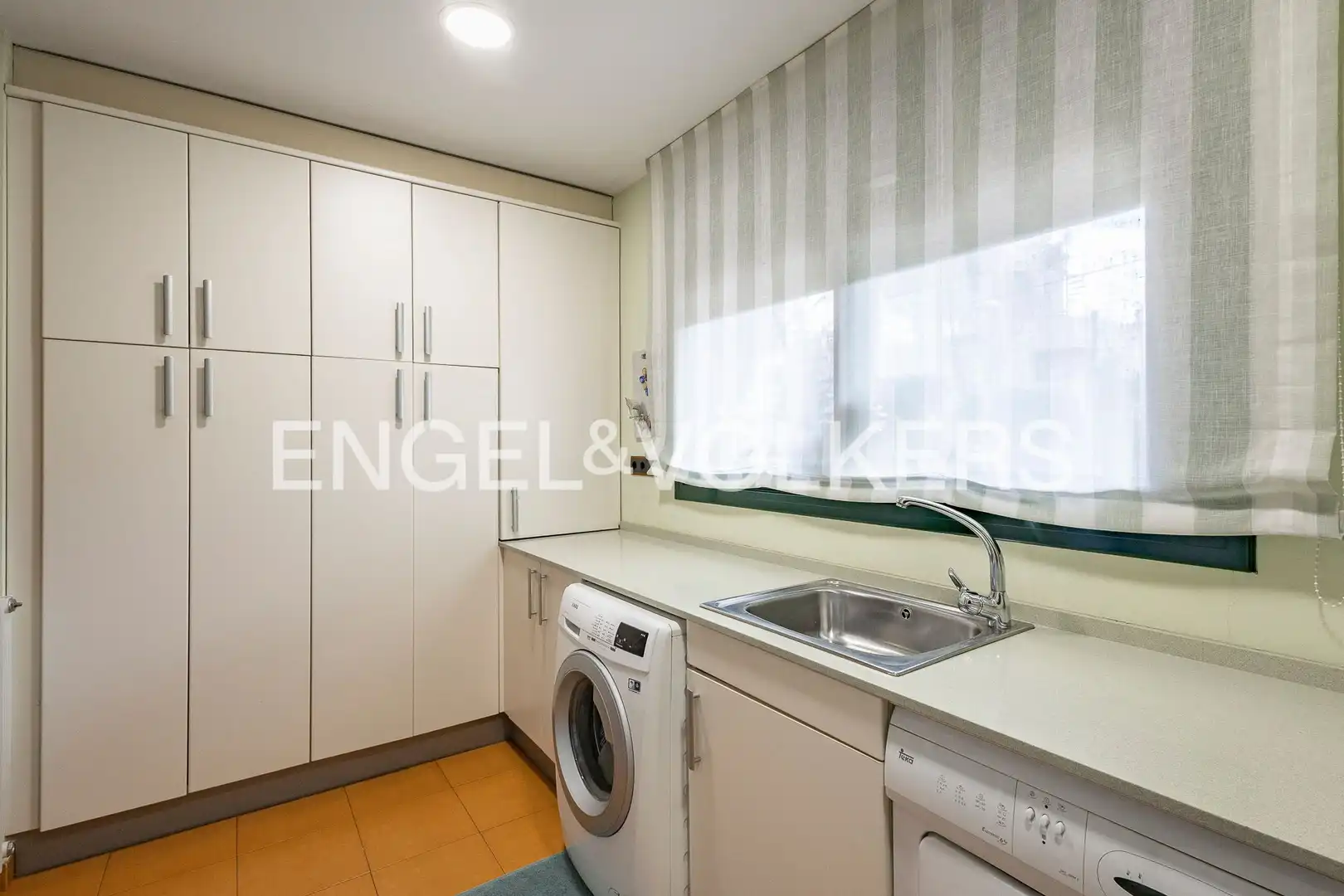 Kitchen of Houses for sale in Sant Cugat del Vallès  with Heating, Private garden and Parquet flooring