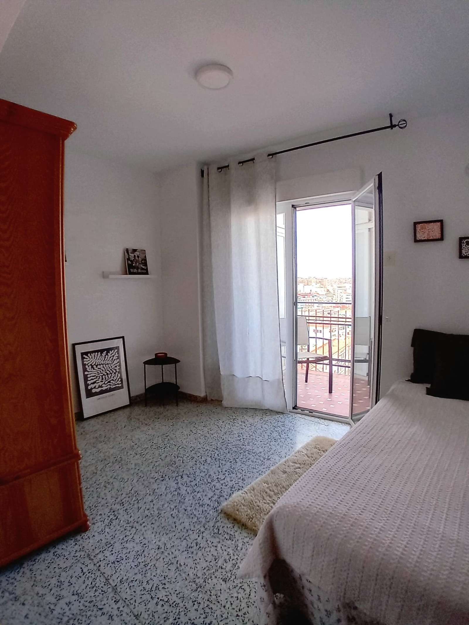 Dormitori de Pis per a compartir en Alicante / Alacant amb Aire condicionat, Calefacció i Terrassa