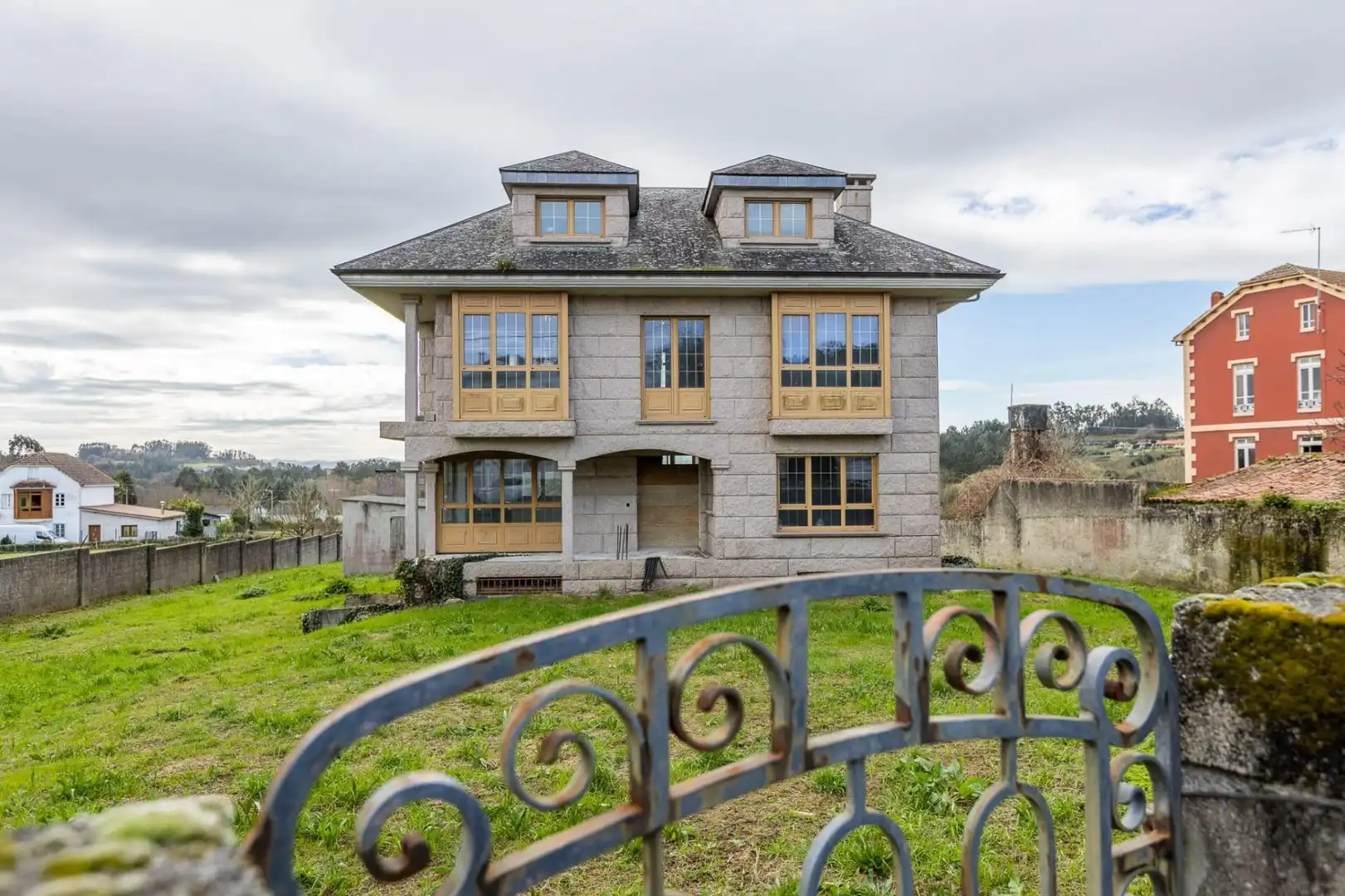 Chalet con jardín en venta en Bergondo, imagen 3