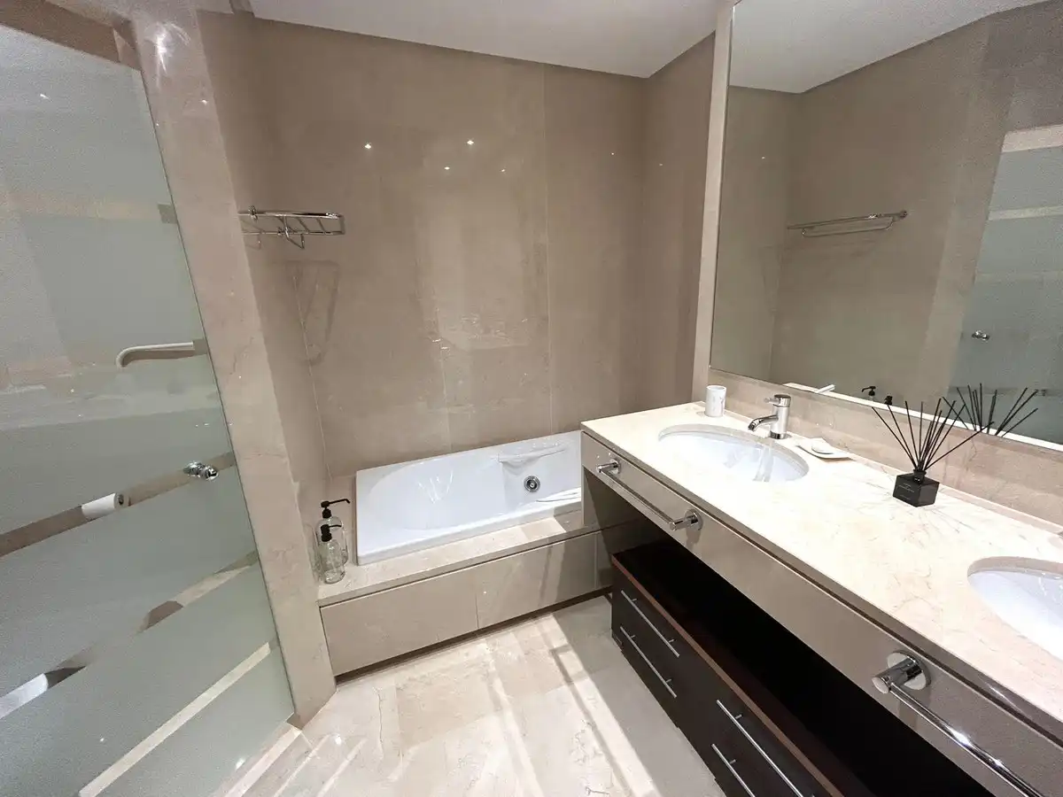 Bathroom of Duplexes for rent in Marbella  with Air Conditioner, Terrace and Furnished
