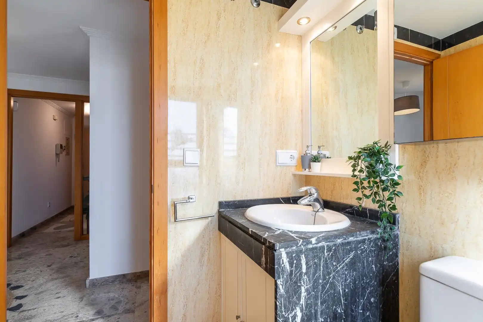 Bathroom of Flat for rent in Valencia  with Air Conditioner, Heating and Storage room