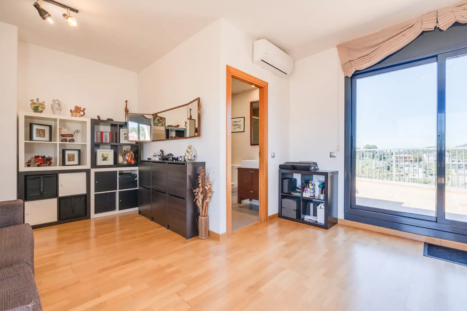 Sala d'estar de Àtic en venda en Viladecavalls amb Aire condicionat, Calefacció i Parquet