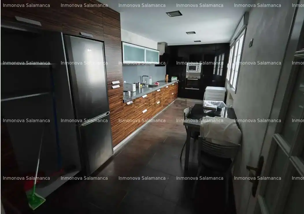 Kitchen of Flat for rent in Salamanca  with Heating, Furnished and Oven