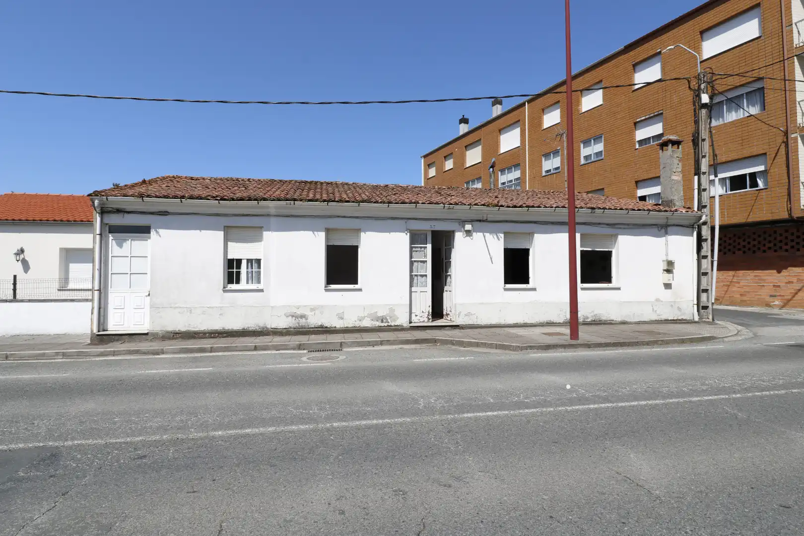 Vista exterior de Casa adosada en venta en Curtis con Calefacción, Jardín privado y Amueblado