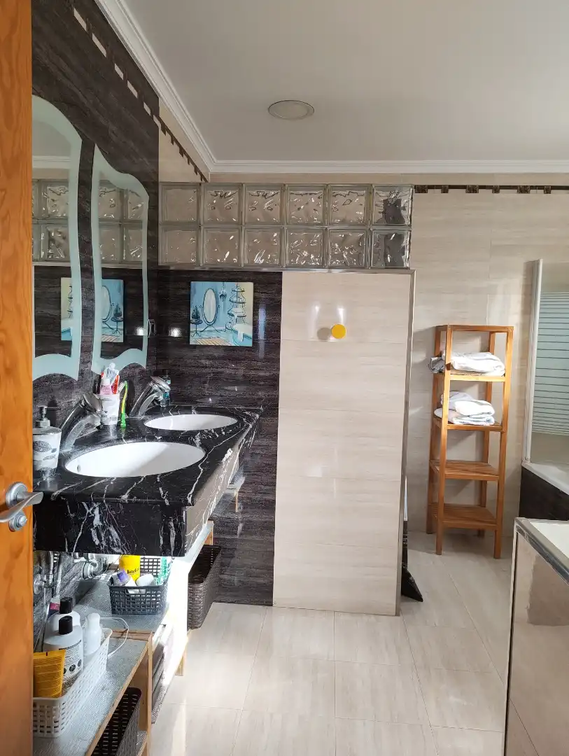 Bany de Casa o xalet en venda en Benalmádena amb Aire condicionat, Calefacció i Jardí privat