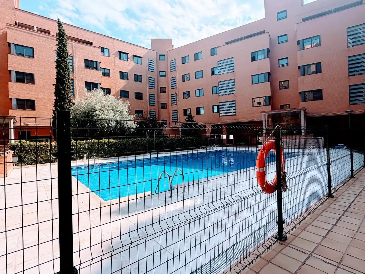 Piscina de Piso en venta en Madrid con Calefacción, Terraza y Trastero