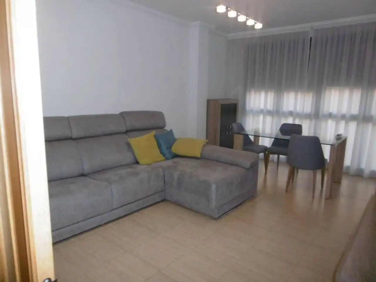 Sala d'estar de Pis de lloguer en Almería amb Aire condicionat i Moblat