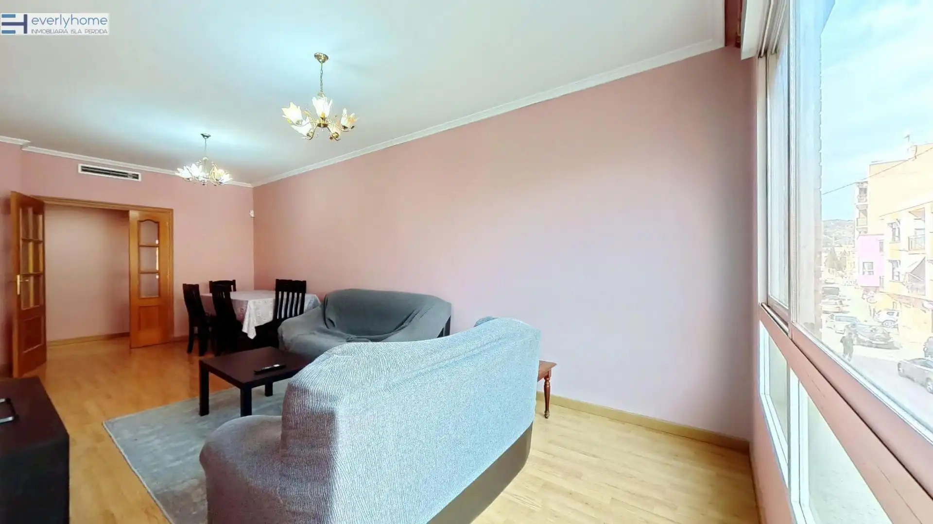 Sala de estar de Piso en venta en Castellón de la Plana / Castelló de la Plana con Parquet y Trastero