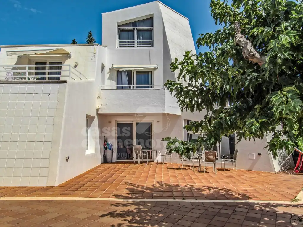 Vista exterior de Casa o xalet en venda en Es Castell amb Aire condicionat, Calefacció i Jardí privat