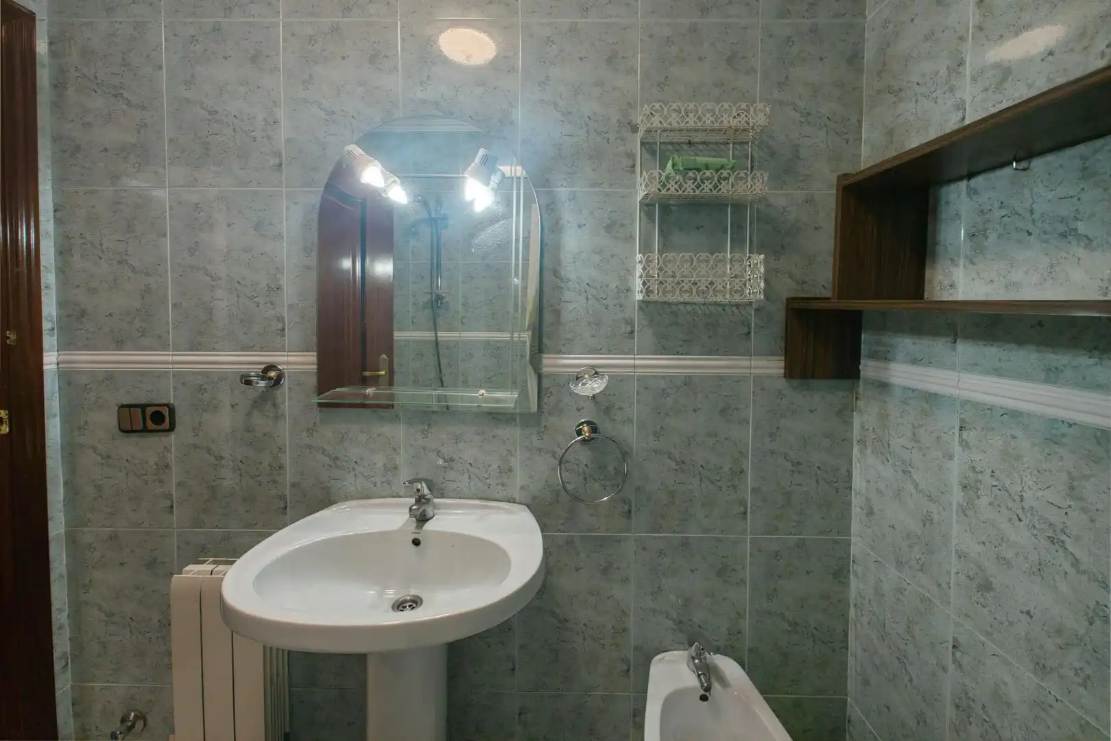 Bathroom of Flat for sale in Jaén