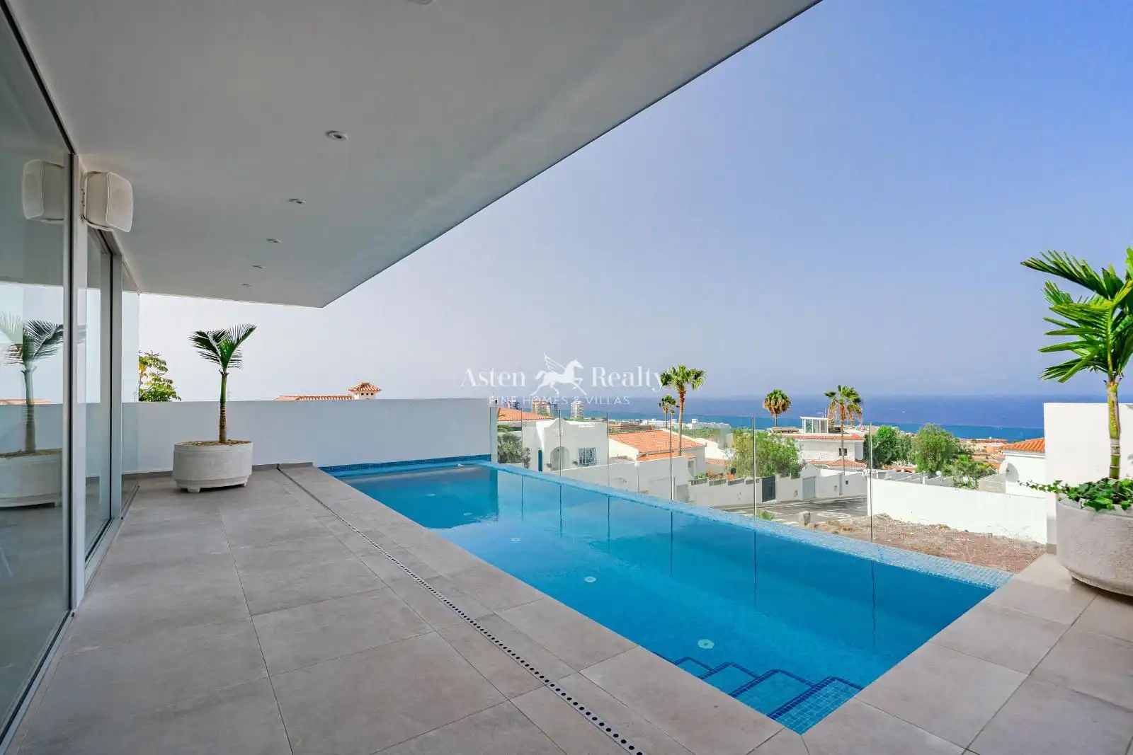Swimming pool of Houses for sale in Adeje  with Air Conditioner, Terrace and Swimming Pool