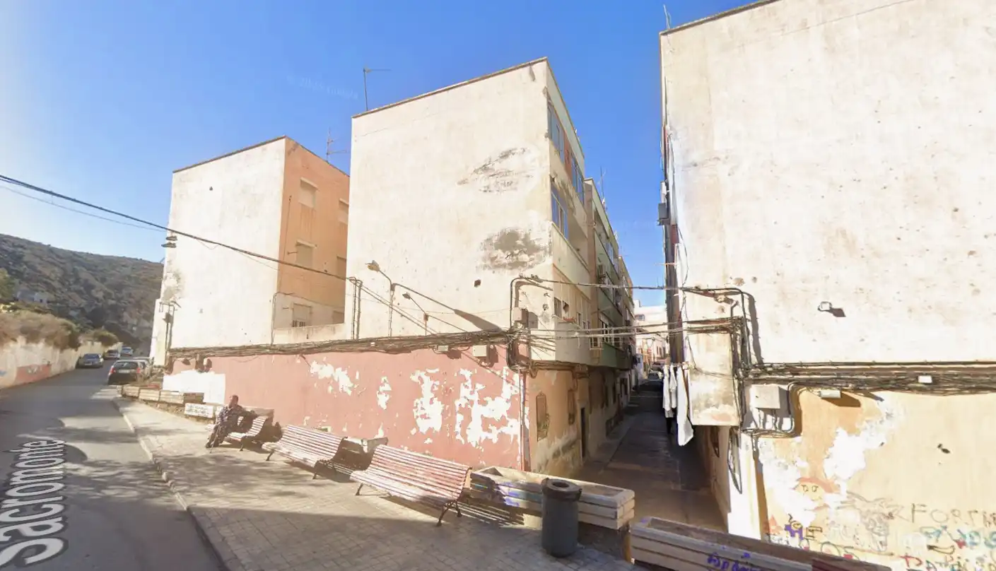 Vista exterior de Piso en venta en Almería