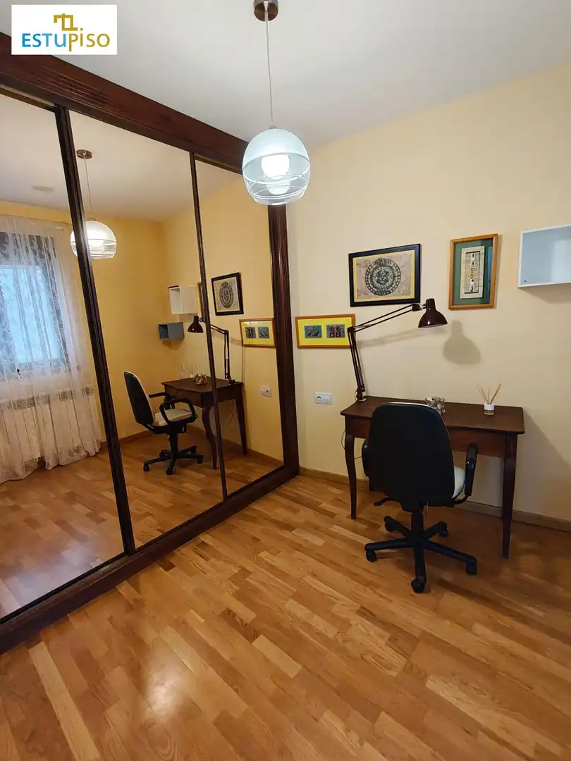 Habitación de Piso de alquiler en León Capital  con Calefacción y Amueblado
