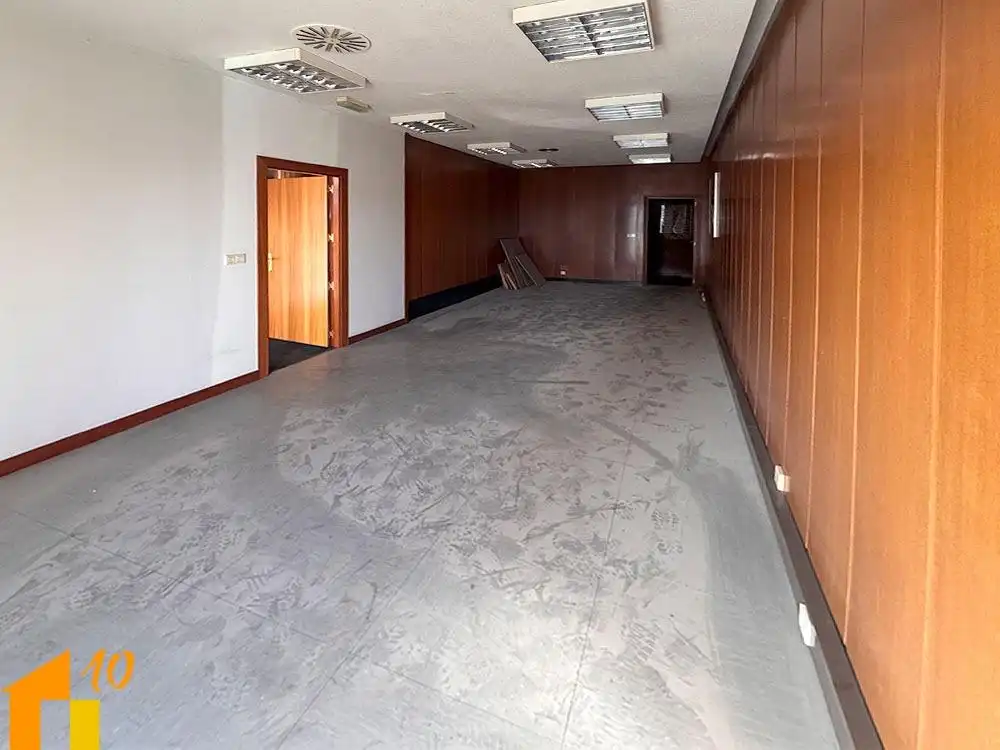 Oficina de lloguer a Calle Calle Alcalde Martín Cobos, imagen 4