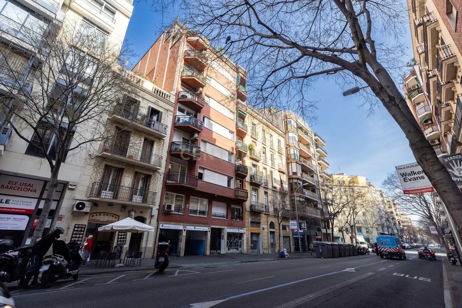 Außenansicht von Wohnung zum Verkauf in Barcelona