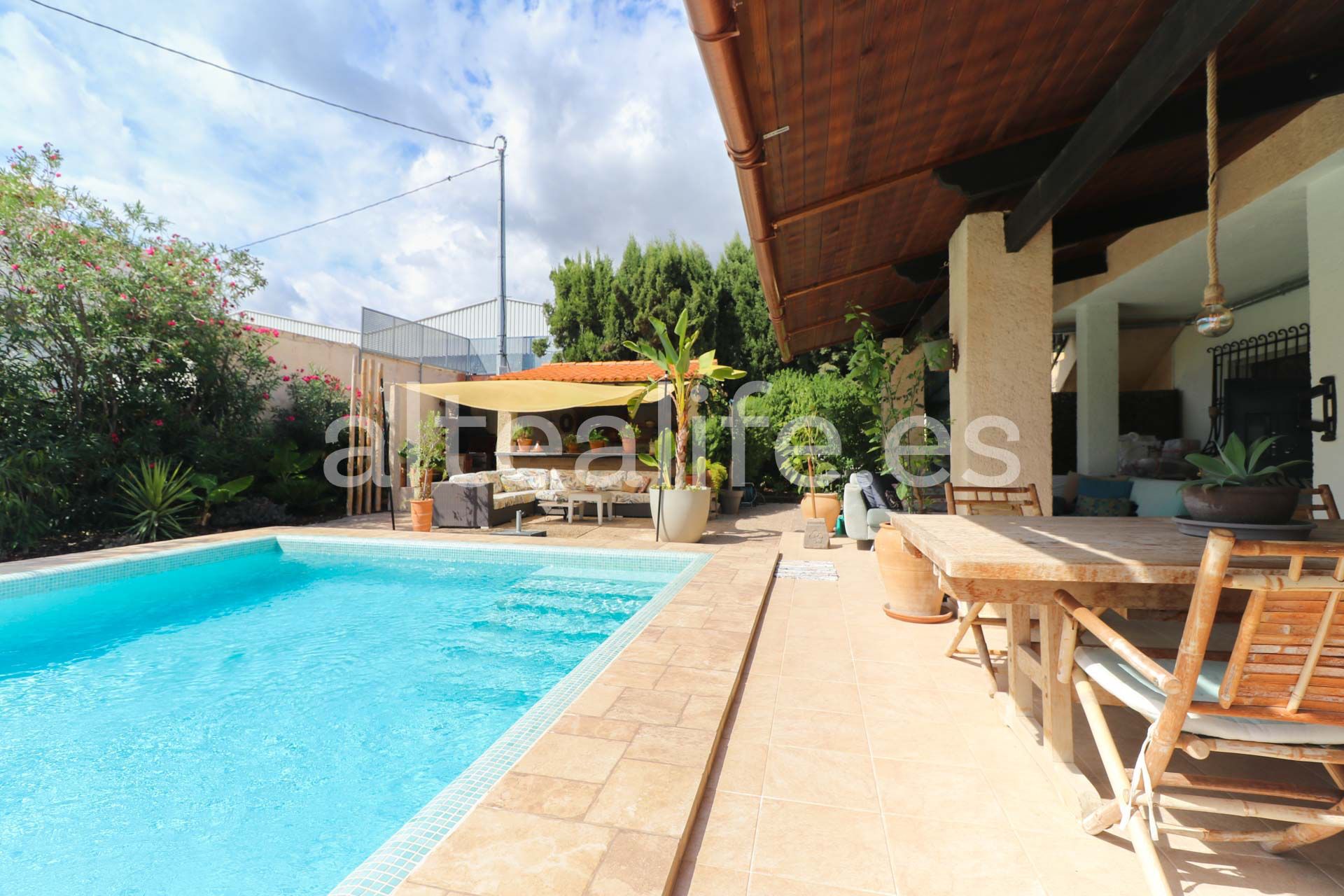 Vista exterior de Casa o xalet en venda en Altea amb Aire condicionat, Jardí privat i Terrassa