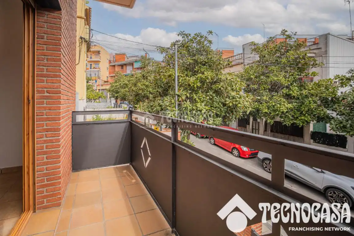Terrace of Houses for sale in Santa Coloma de Gramenet  with Air Conditioner, Heating and Terrace