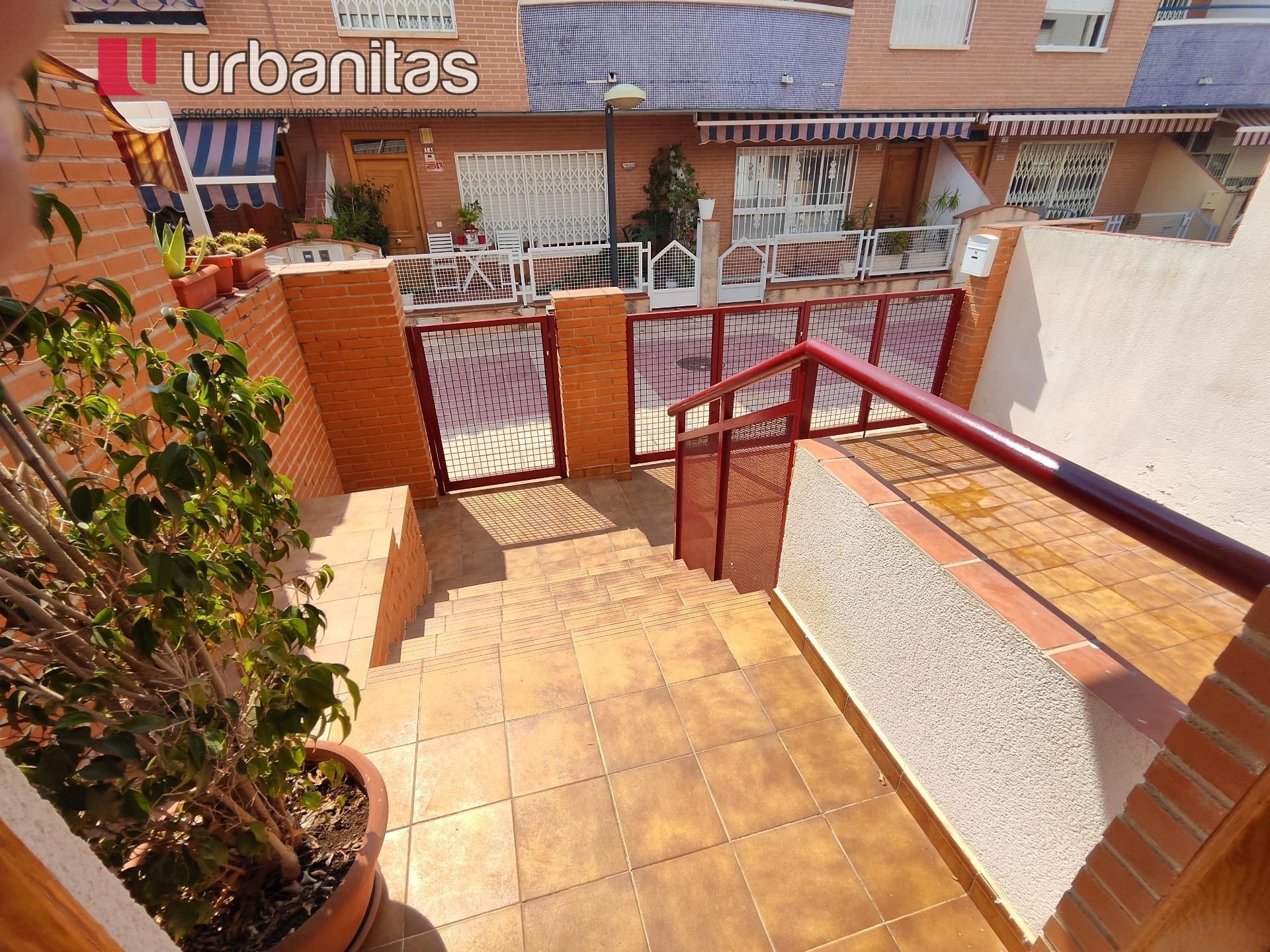 Vista exterior de Dúplex de lloguer en  Murcia Capital amb Aire condicionat, Calefacció i Terrassa