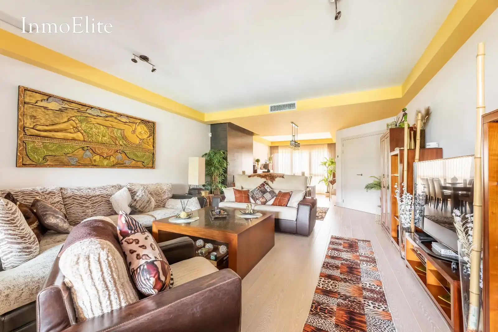 Living room of Detached homes for sale in Majadahonda  with Air Conditioner, Heating and Private garden