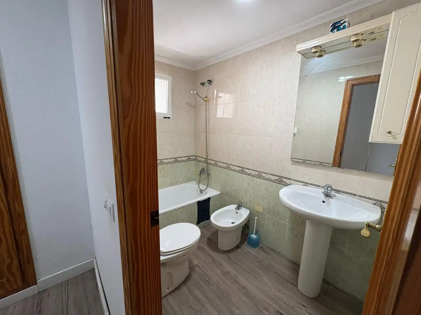 Baño de Apartamento en venta en Almoradí con Terraza, Trastero y Amueblado