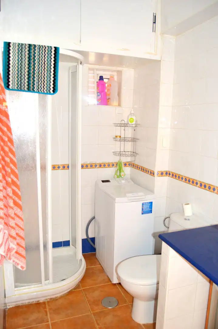 Bathroom of Study for rent in Torremolinos  with Air Conditioner, Private garden and Furnished
