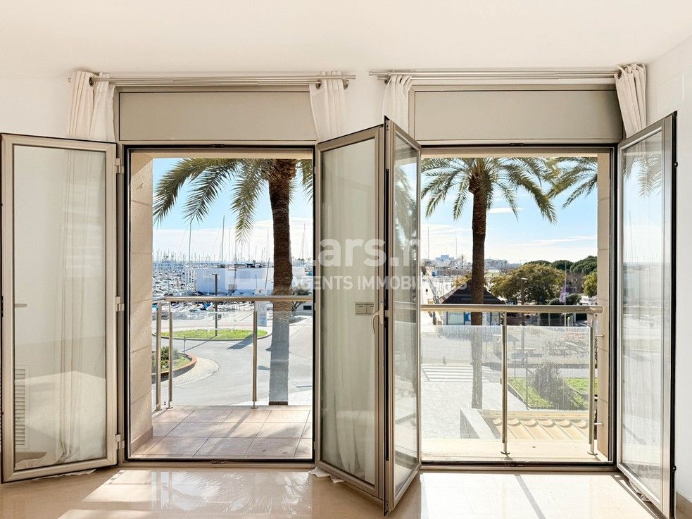 Terrace of Flat for sale in Vilanova i la Geltrú  with Air Conditioner, Heating and Oven